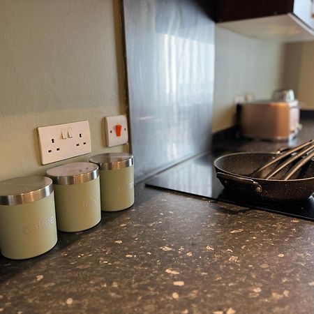 Group Bookings: Up To 30 Guests Across 5 Spacious Flats! Keyless Access Free Wifi & Parking Birmingham Extérieur photo
