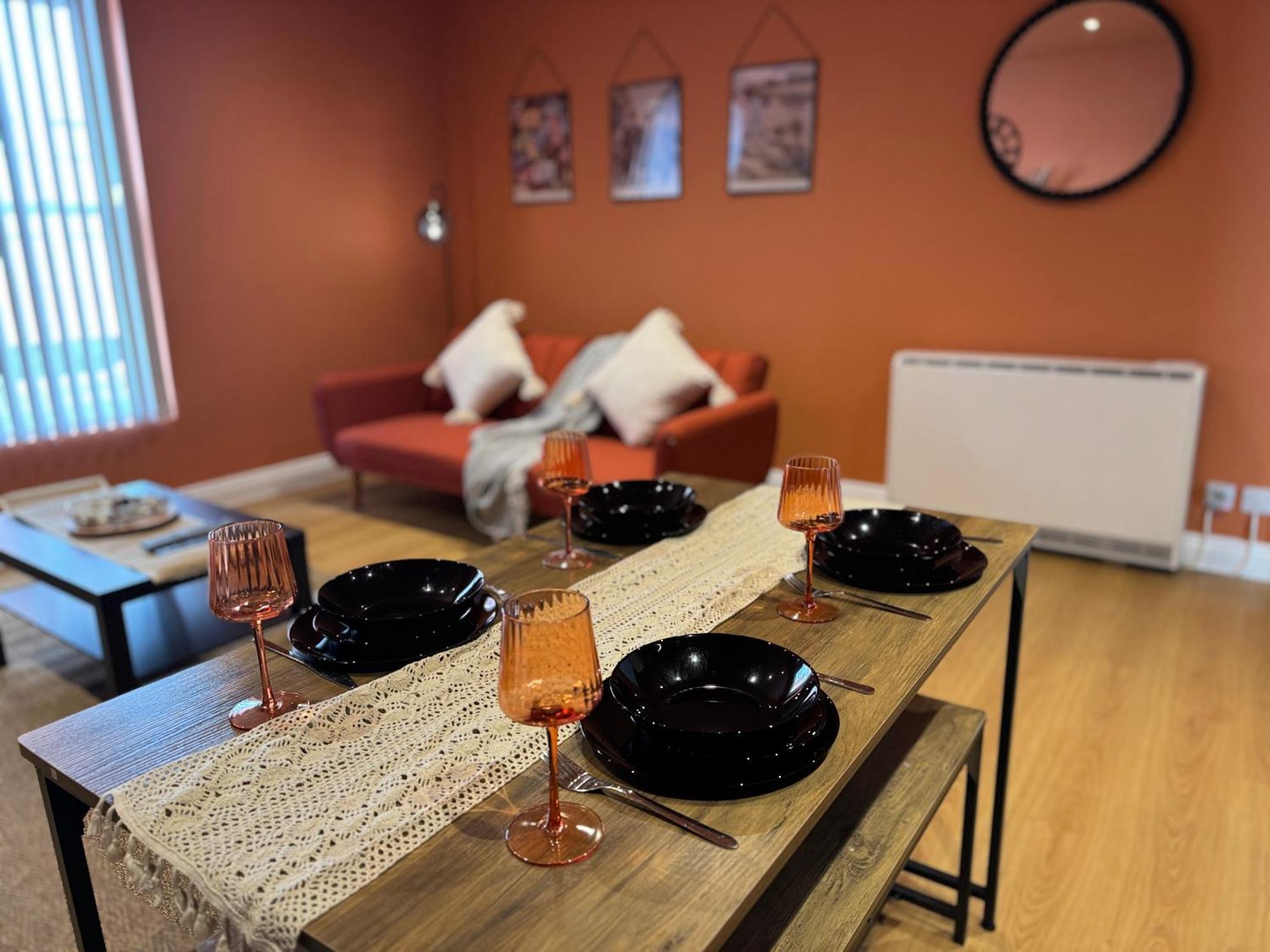 Group Bookings: Up To 30 Guests Across 5 Spacious Flats! Keyless Access Free Wifi & Parking Birmingham Extérieur photo