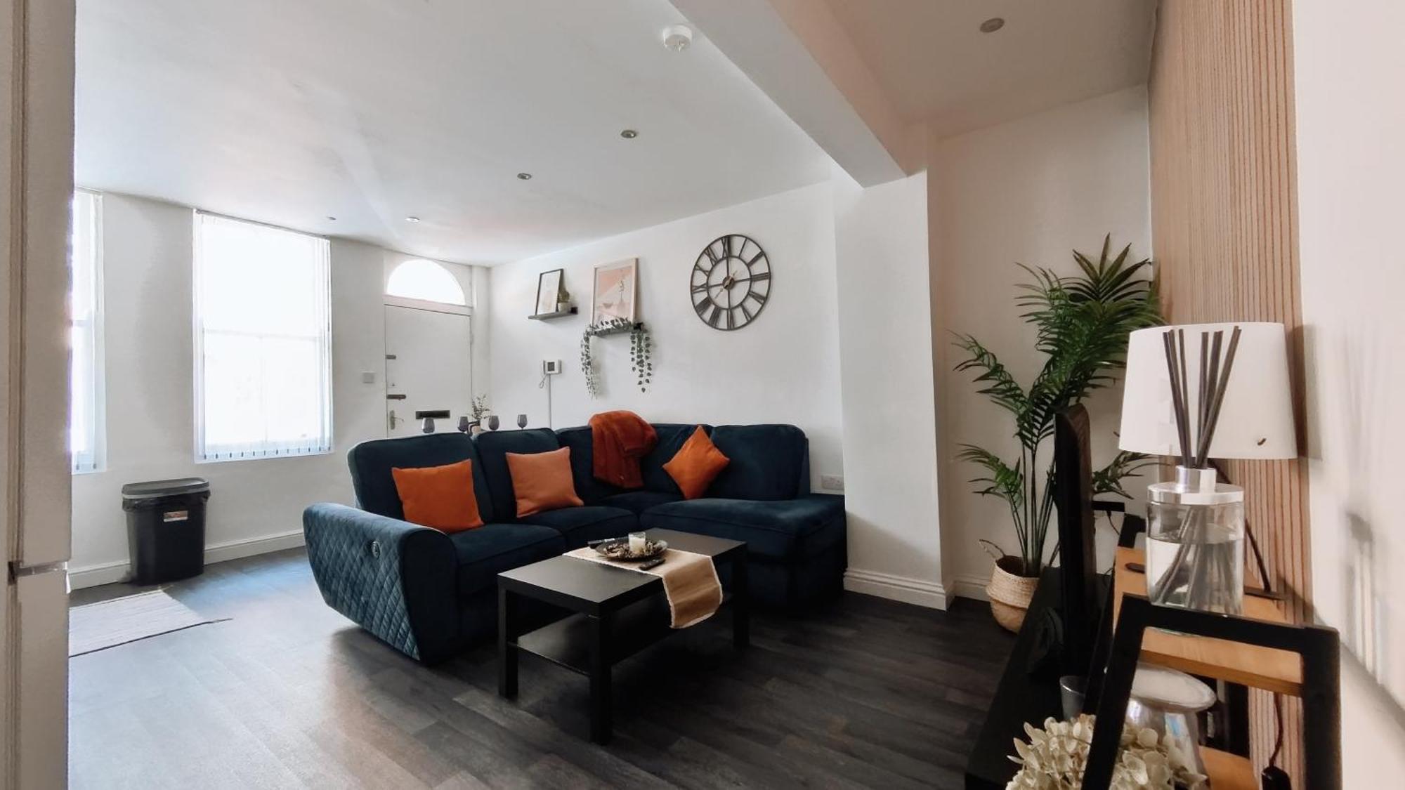 Group Bookings: Up To 30 Guests Across 5 Spacious Flats! Keyless Access Free Wifi & Parking Birmingham Extérieur photo