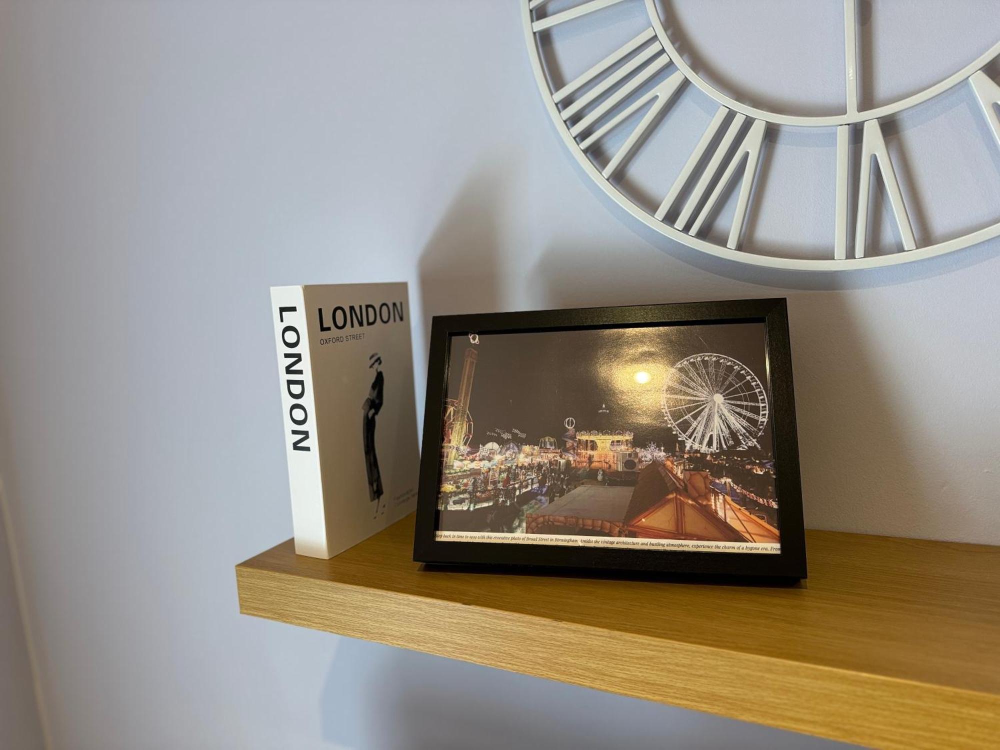 Group Bookings: Up To 30 Guests Across 5 Spacious Flats! Keyless Access Free Wifi & Parking Birmingham Extérieur photo