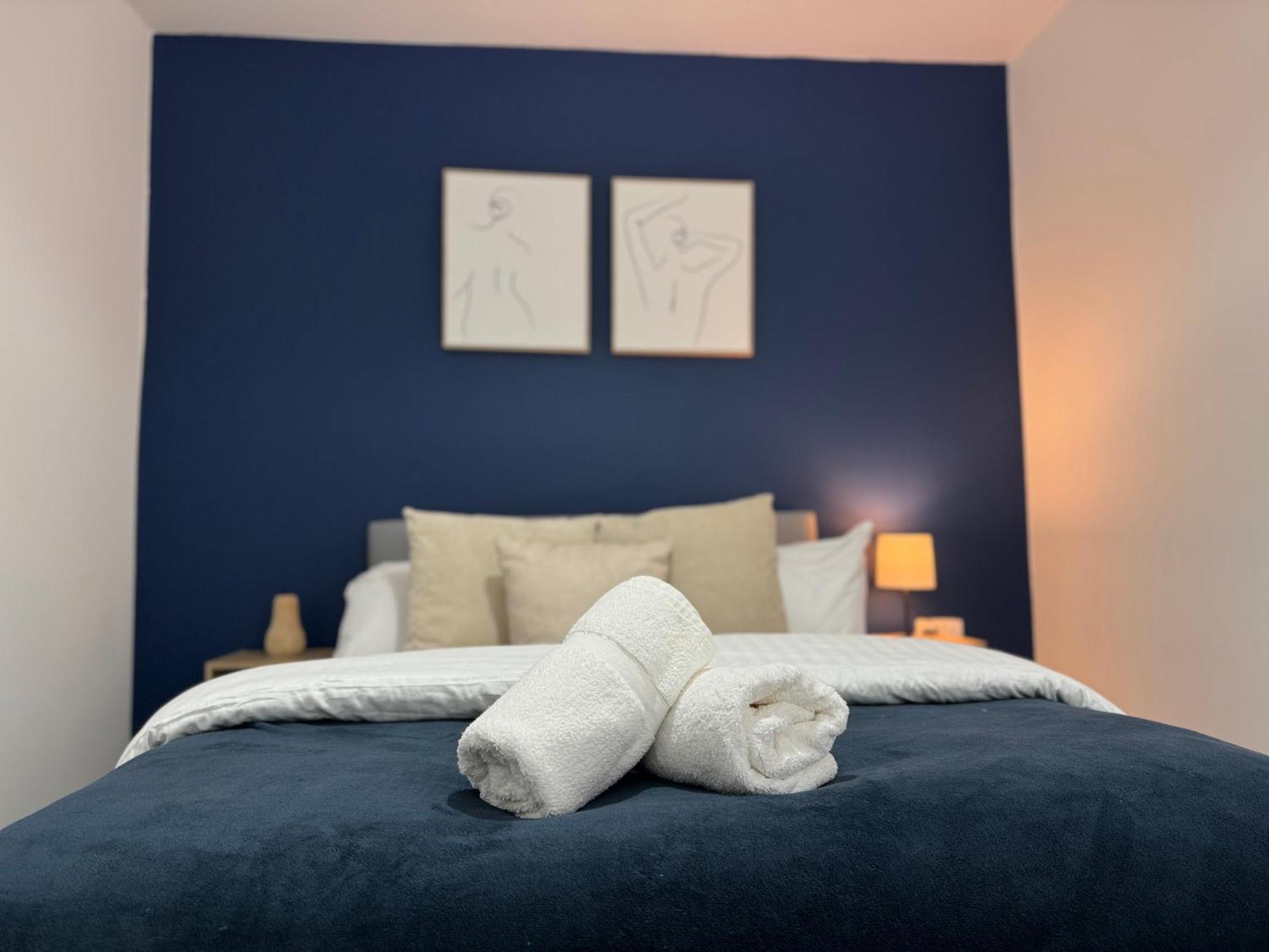 Group Bookings: Up To 30 Guests Across 5 Spacious Flats! Keyless Access Free Wifi & Parking Birmingham Extérieur photo