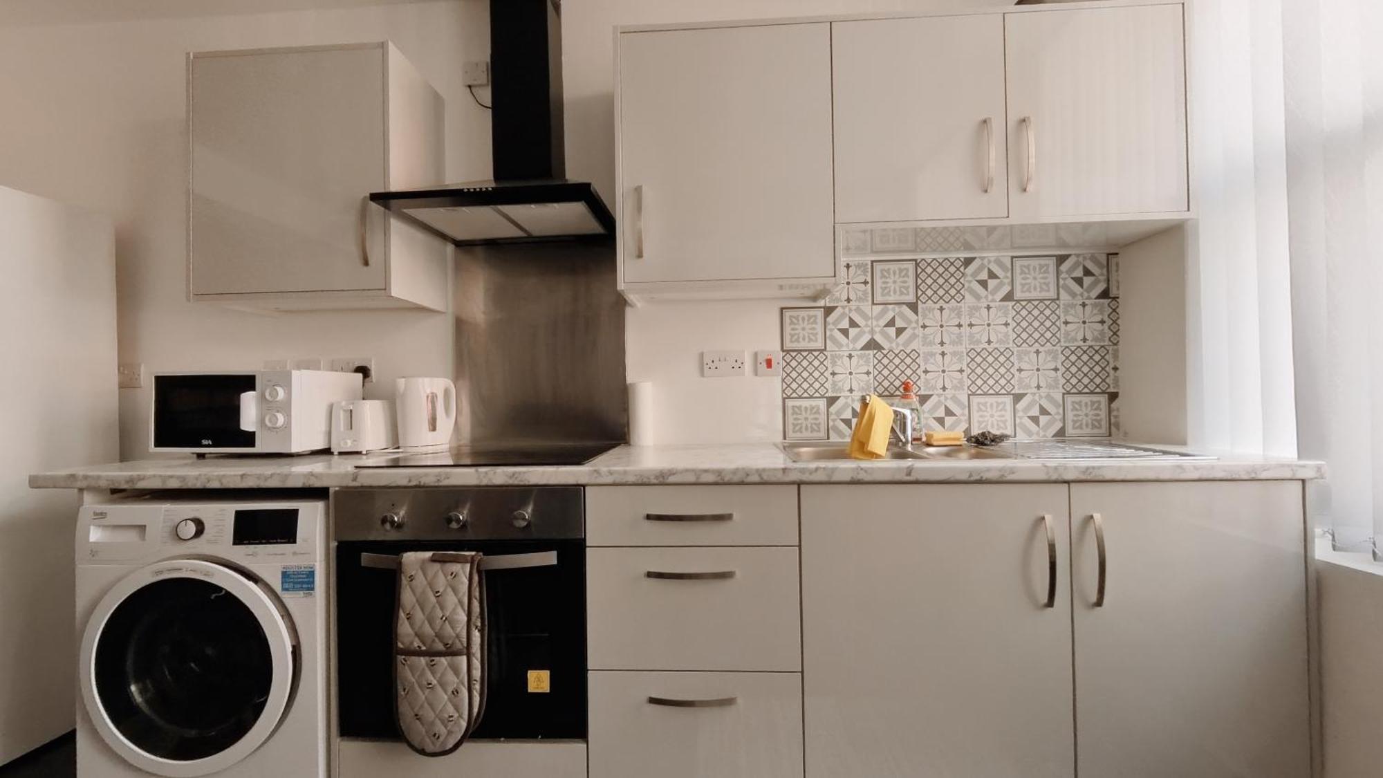 Group Bookings: Up To 30 Guests Across 5 Spacious Flats! Keyless Access Free Wifi & Parking Birmingham Extérieur photo