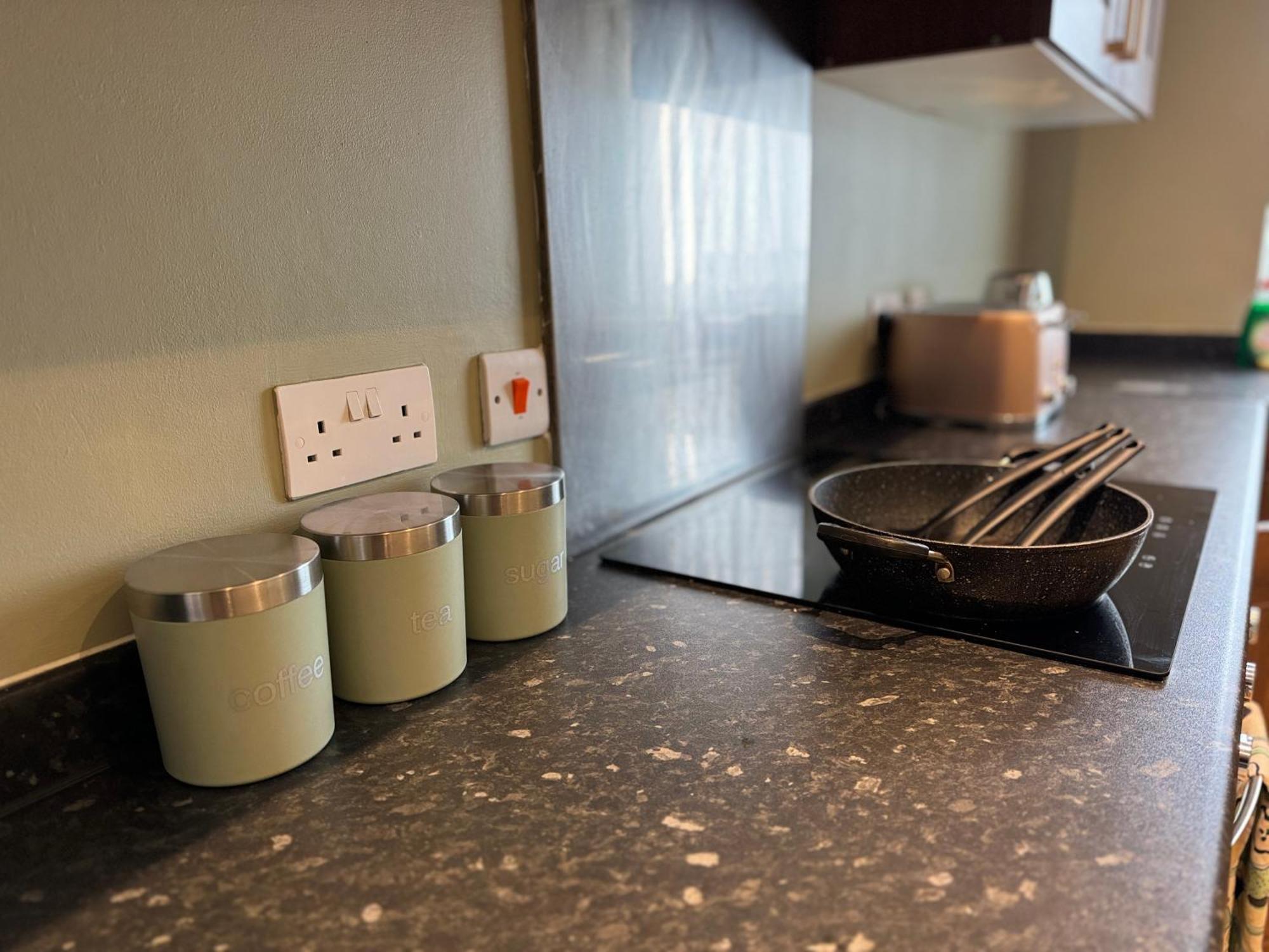Group Bookings: Up To 30 Guests Across 5 Spacious Flats! Keyless Access Free Wifi & Parking Birmingham Extérieur photo