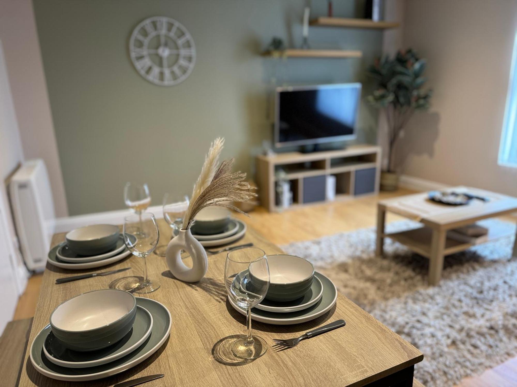 Group Bookings: Up To 30 Guests Across 5 Spacious Flats! Keyless Access Free Wifi & Parking Birmingham Extérieur photo