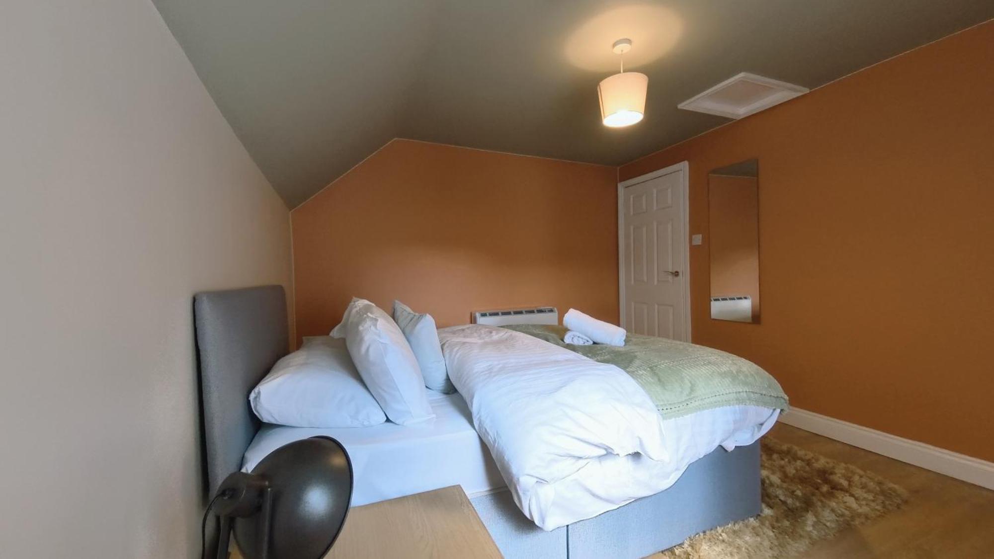 Group Bookings: Up To 30 Guests Across 5 Spacious Flats! Keyless Access Free Wifi & Parking Birmingham Extérieur photo